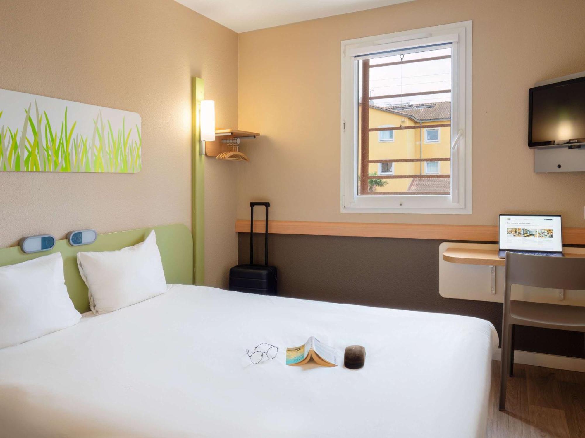 Ibis Budget Manosque Cadarache Exterior foto