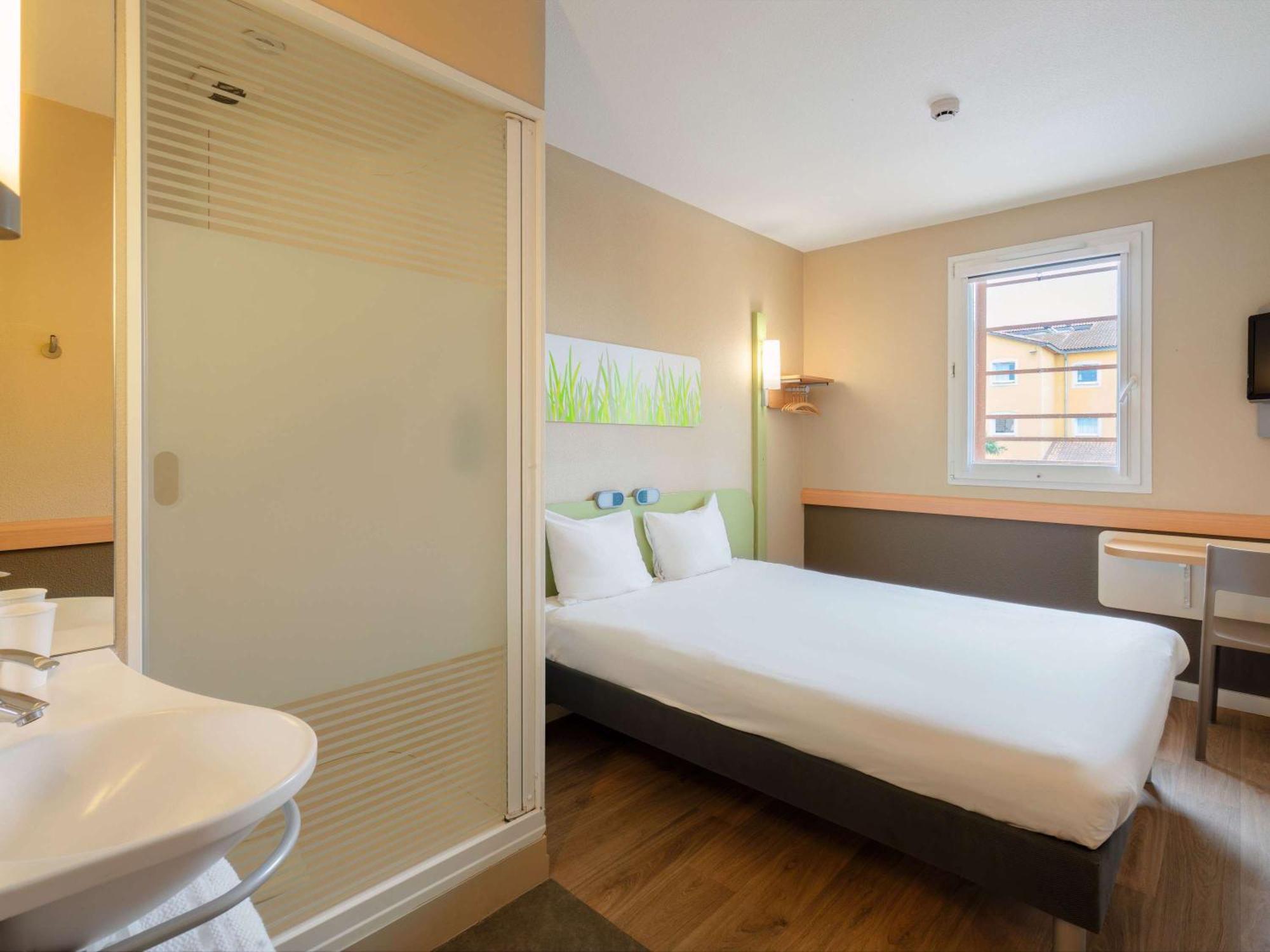 Ibis Budget Manosque Cadarache Exterior foto