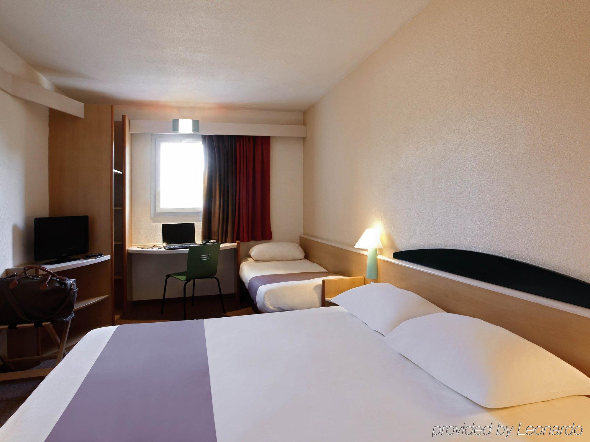 Ibis Budget Manosque Cadarache Exterior foto